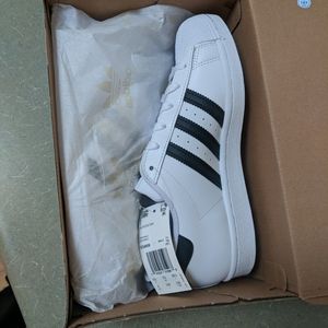 Adidas Originals Superstar low tops women's 7.5